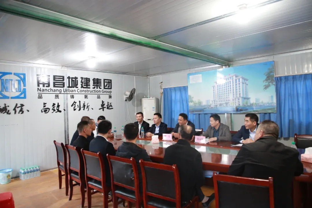 南昌城投集團(tuán)人武部開展傳承軍人精神，做集團(tuán)建設(shè)發(fā)展的“排頭兵”座談會(huì)